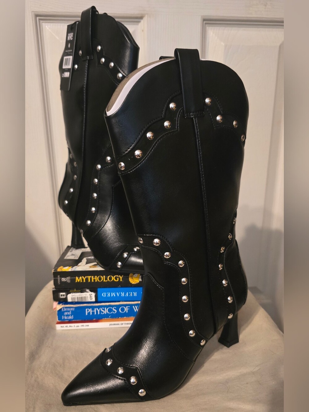 Madden NYC Kit West Boots Womenโs 6 Black Studded Western Pointed Toe NWT